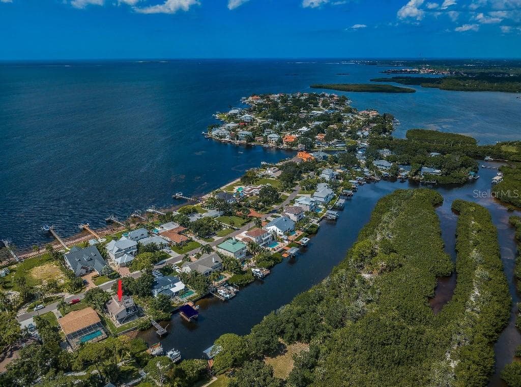 606 N MAYO CRYSTAL BEACH, FL 34681