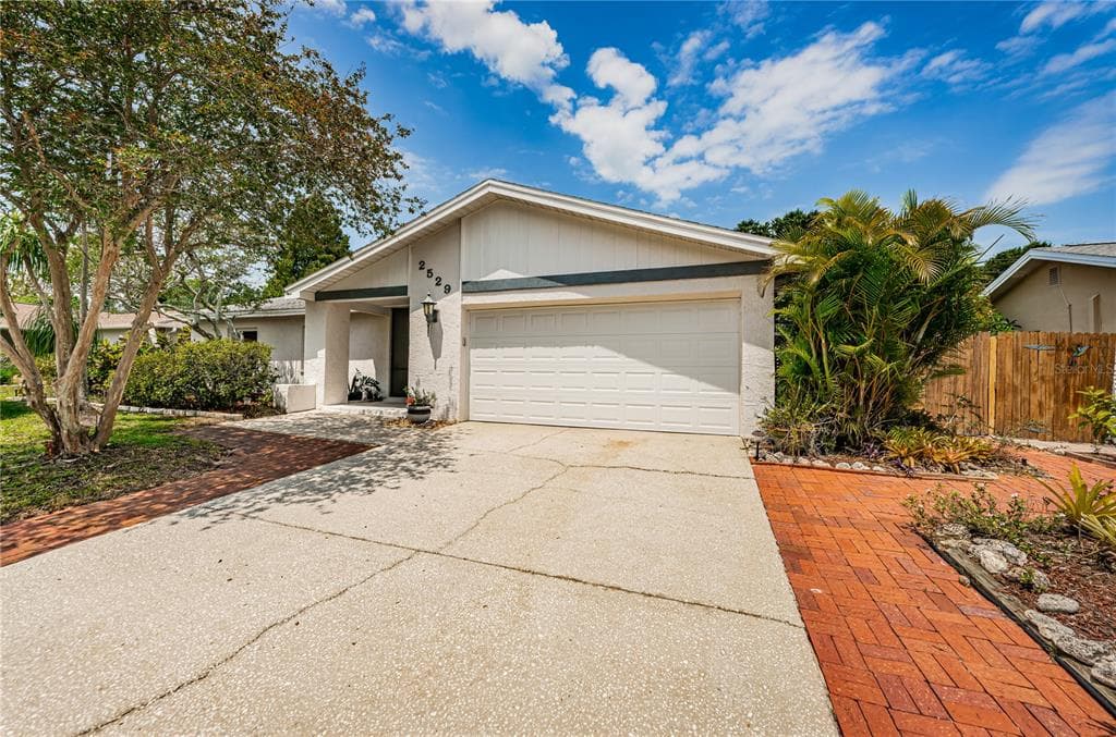 2529 INDIGO DRIVE DUNEDIN, FL 34698