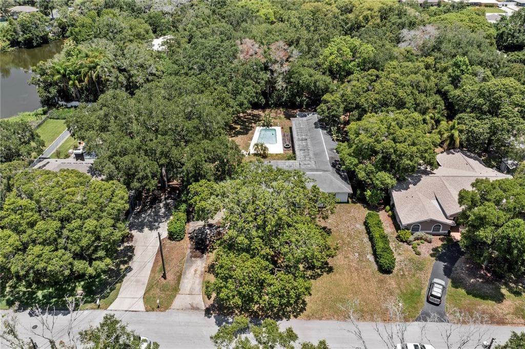 2122 LONG BOW LANE CLEARWATER, FL 33764