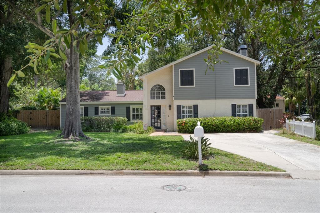 3313 W SEVILLA CIRCLE TAMPA, FL 33629