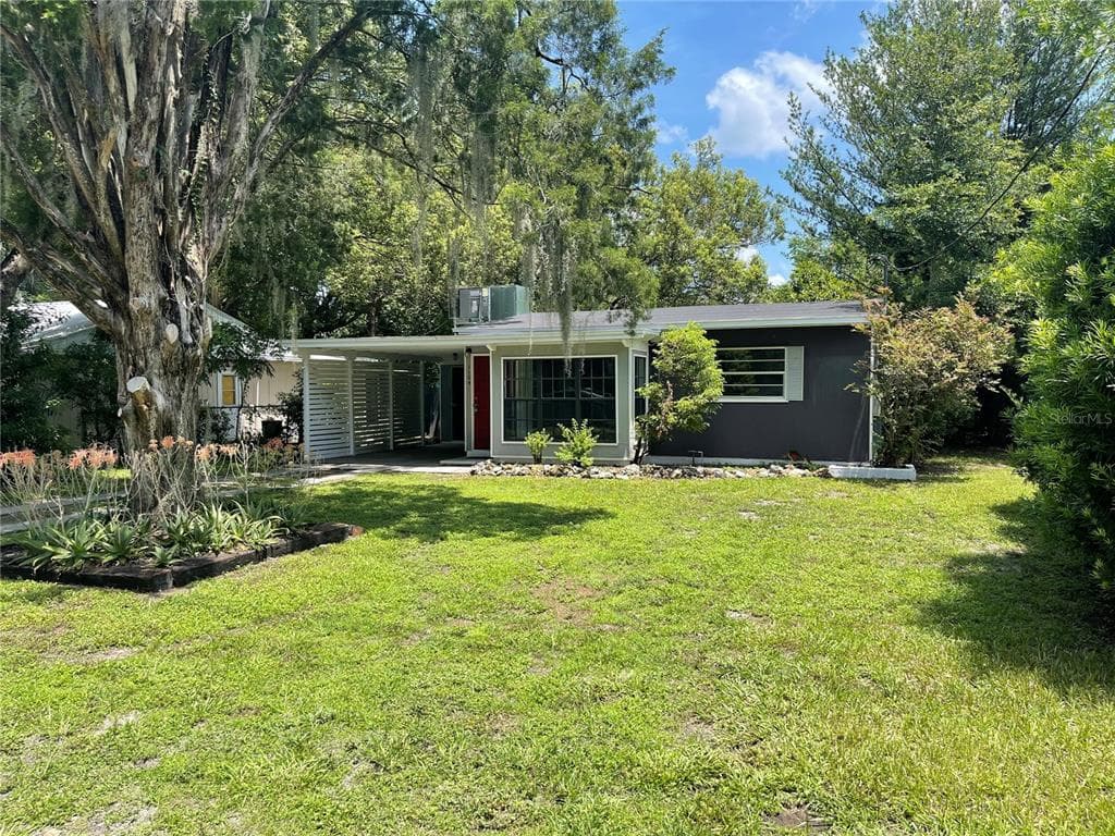 1104 WOODLAWN AVENUE PLANT CITY, FL 33563