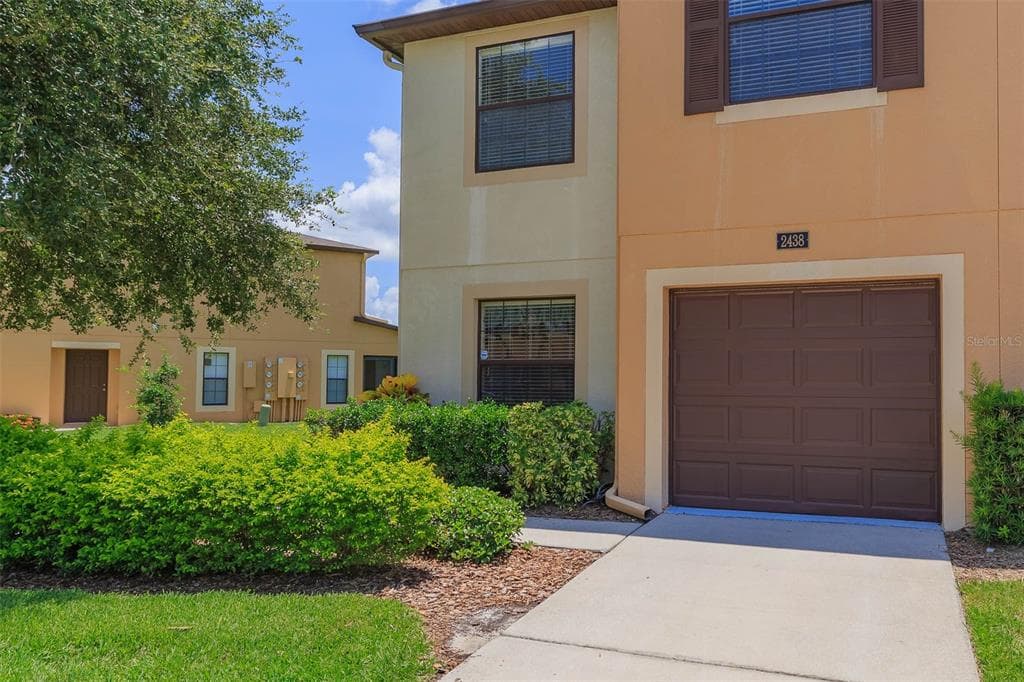 2438 EDGEWATER FALLS DRIVE BRANDON, FL 33511