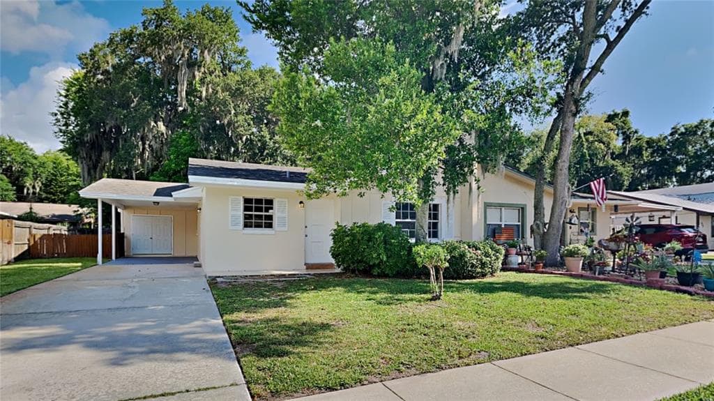 906 NEW CASTLE COURT HOLLY HILL, FL 32117