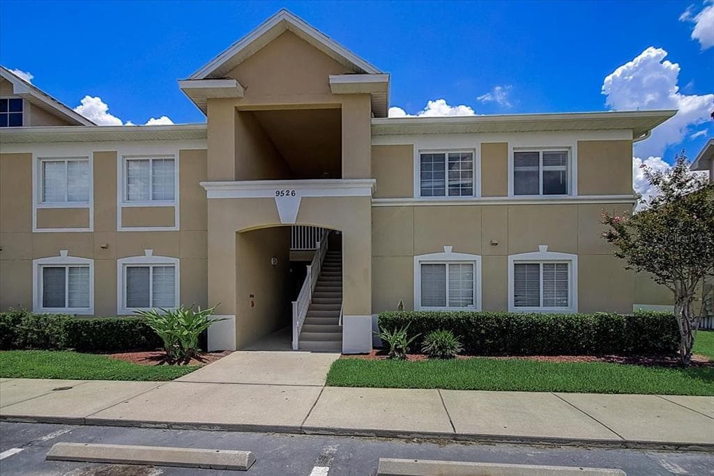 9526 NEWDALE WAY UNIT 202 RIVERVIEW, FL 33578