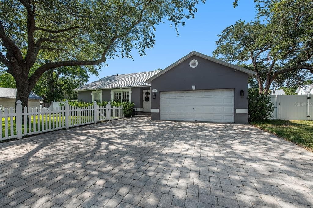 4801 W CHISHOLM STREET TAMPA, FL 33616