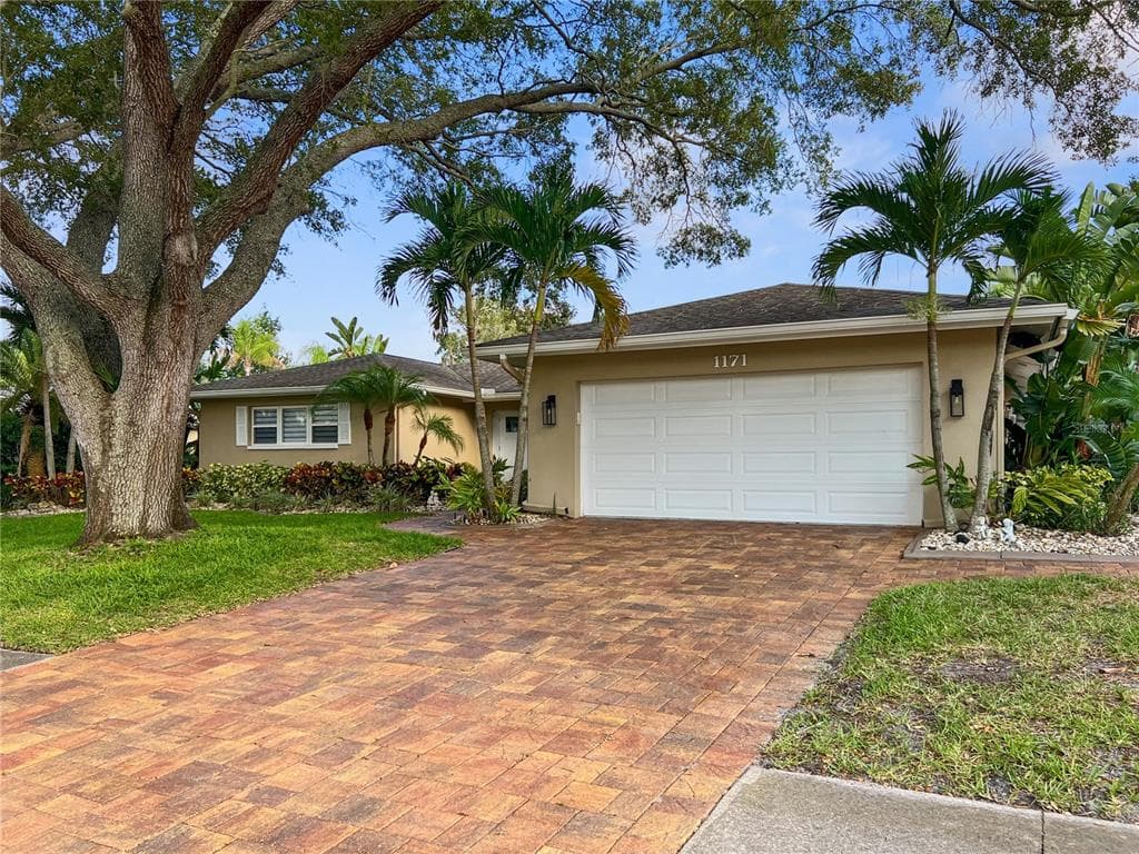 1171 OVERCASH DRIVE DUNEDIN, FL 34698
