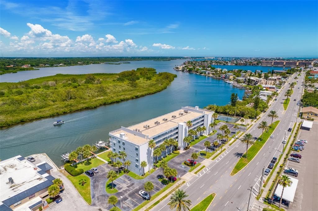 18325 GULF BOULEVARD UNIT 207