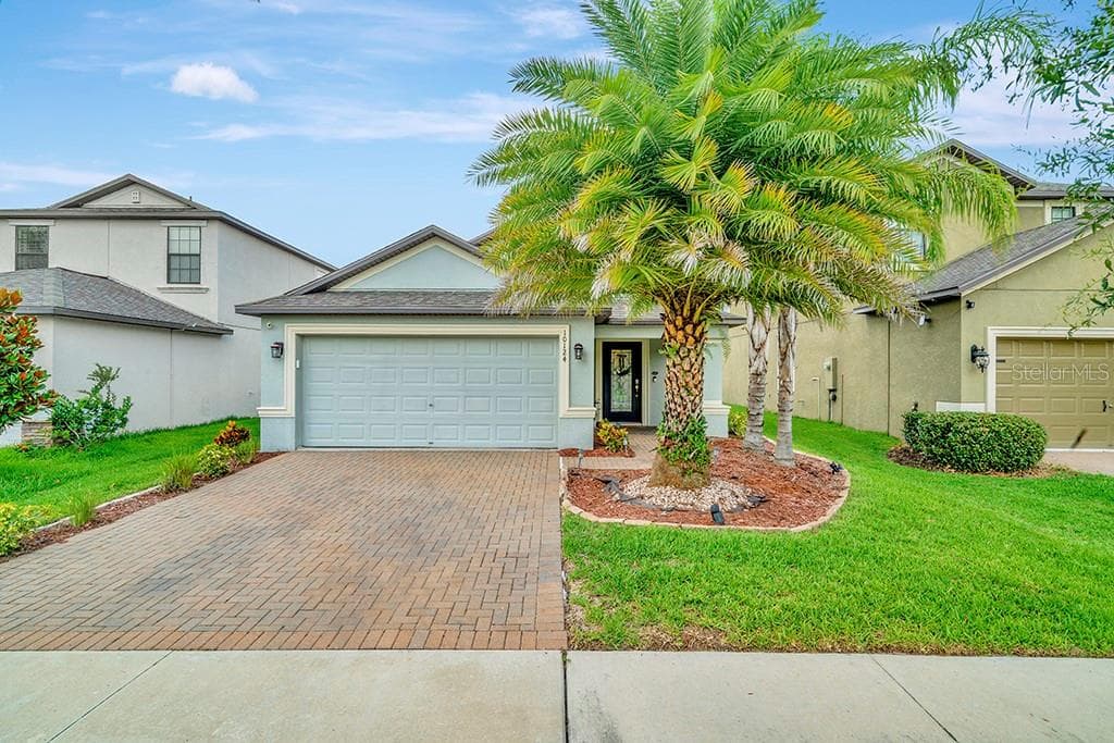 10124 NEWMINSTER LOOP RUSKIN, FL 33573