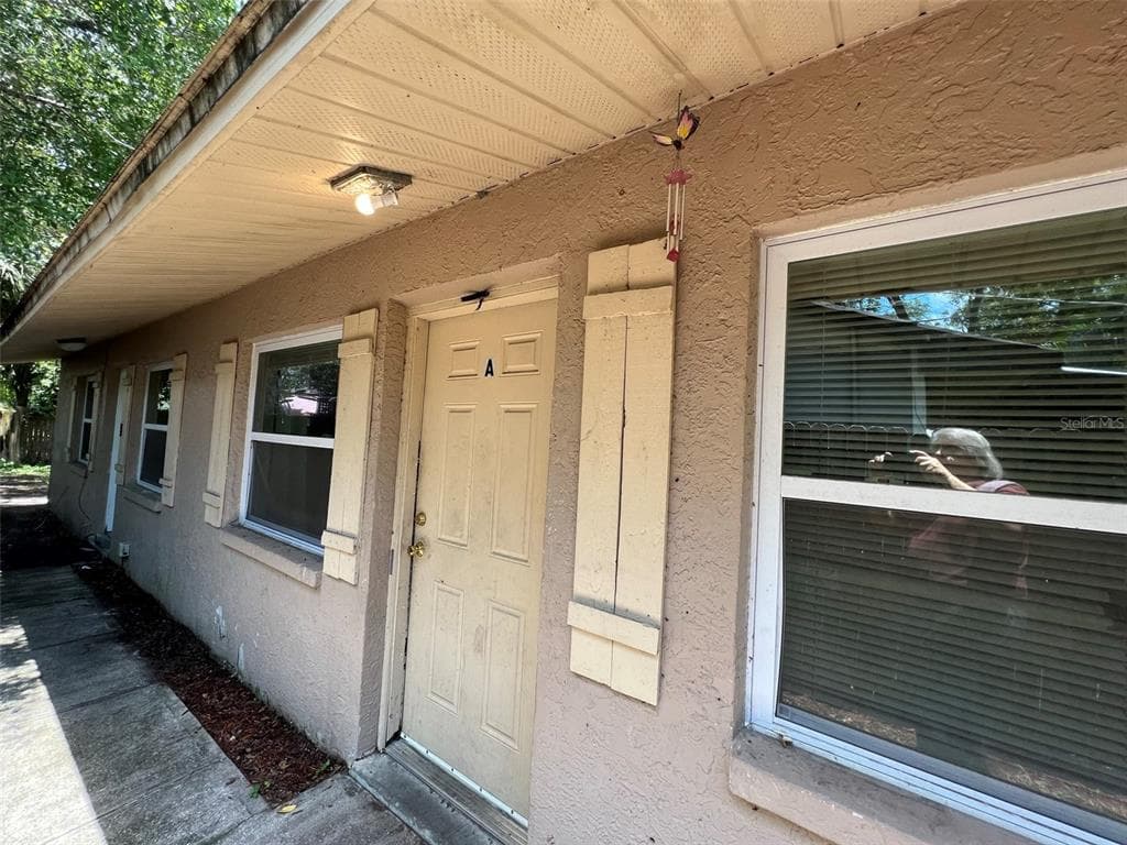 7920 N MARKS STREET UNIT B TAMPA, FL 33604