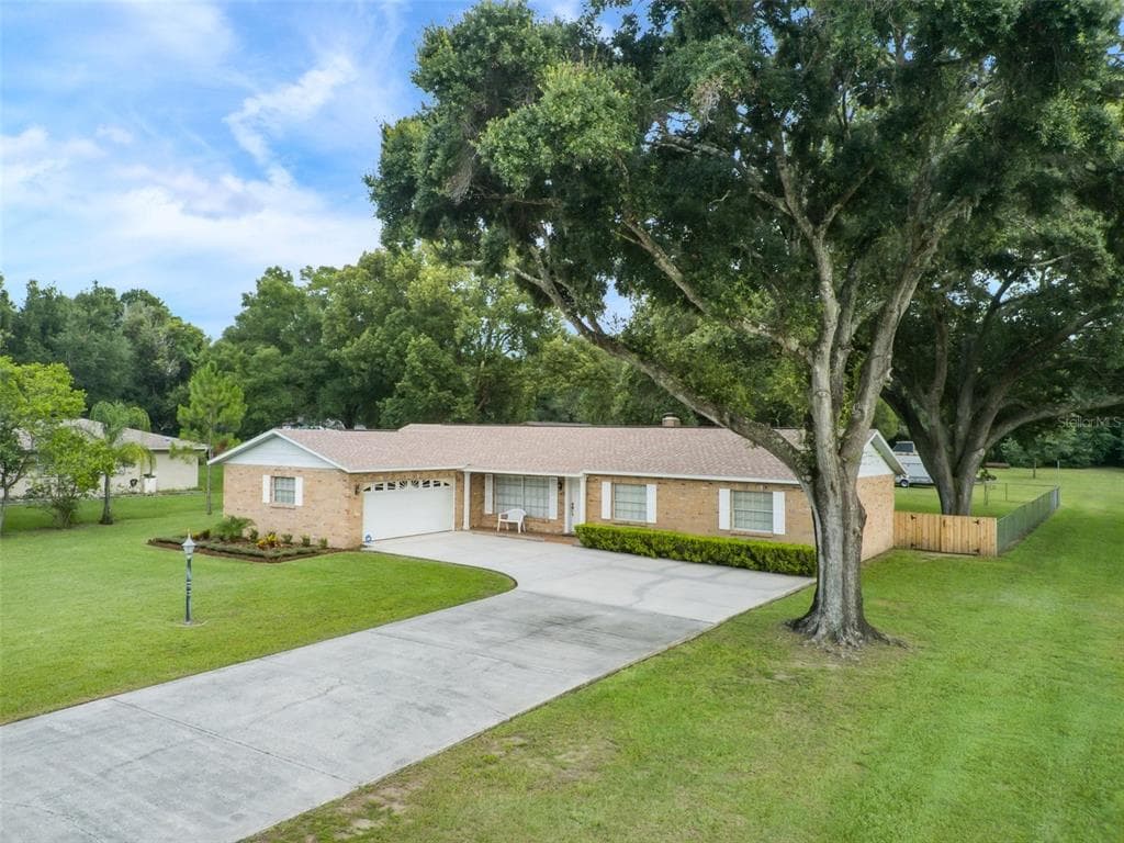 1215 HUMMINGBIRD LANE BRANDON, FL 33511