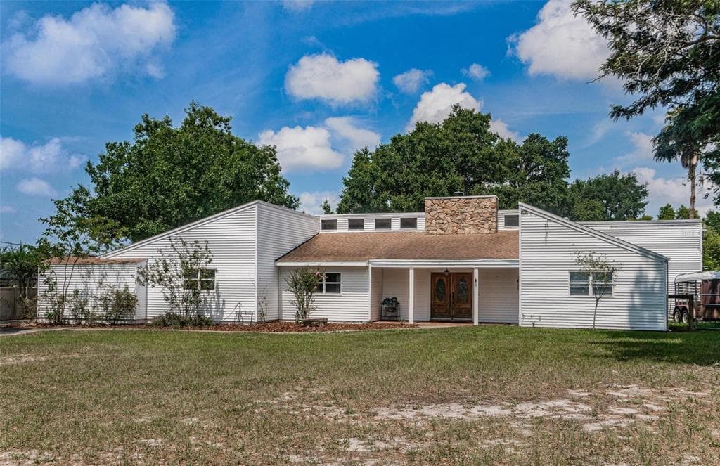 2810 BRUCKEN ROAD VALRICO, FL 33596