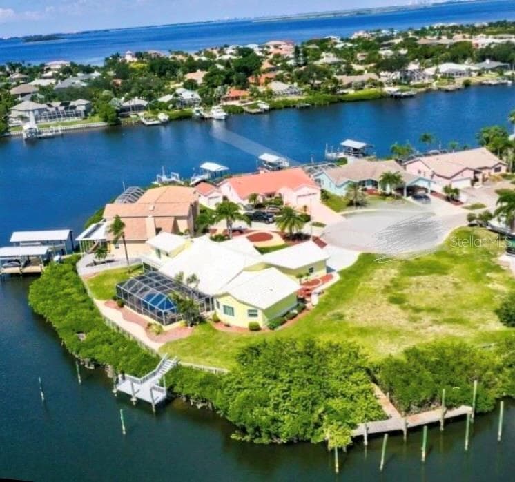 6646 DOLPHIN COVE DRIVE APOLLO BEACH, FL 33572