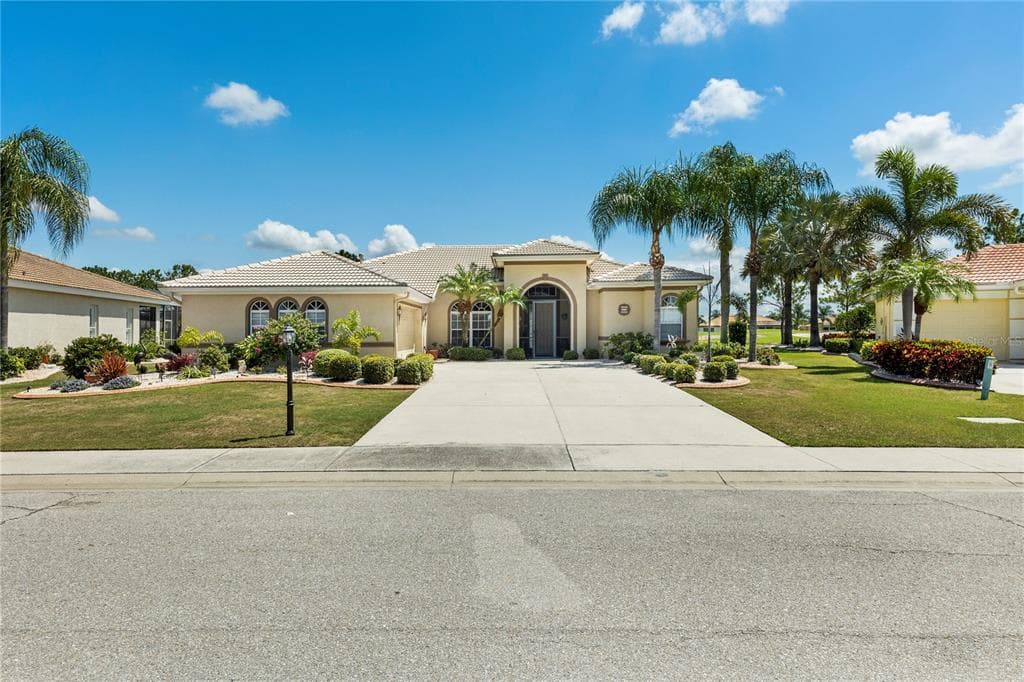 2216 MYRTLE VISTA COURT