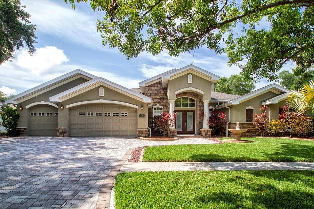 13922 OAK FOREST BOULEVARD N