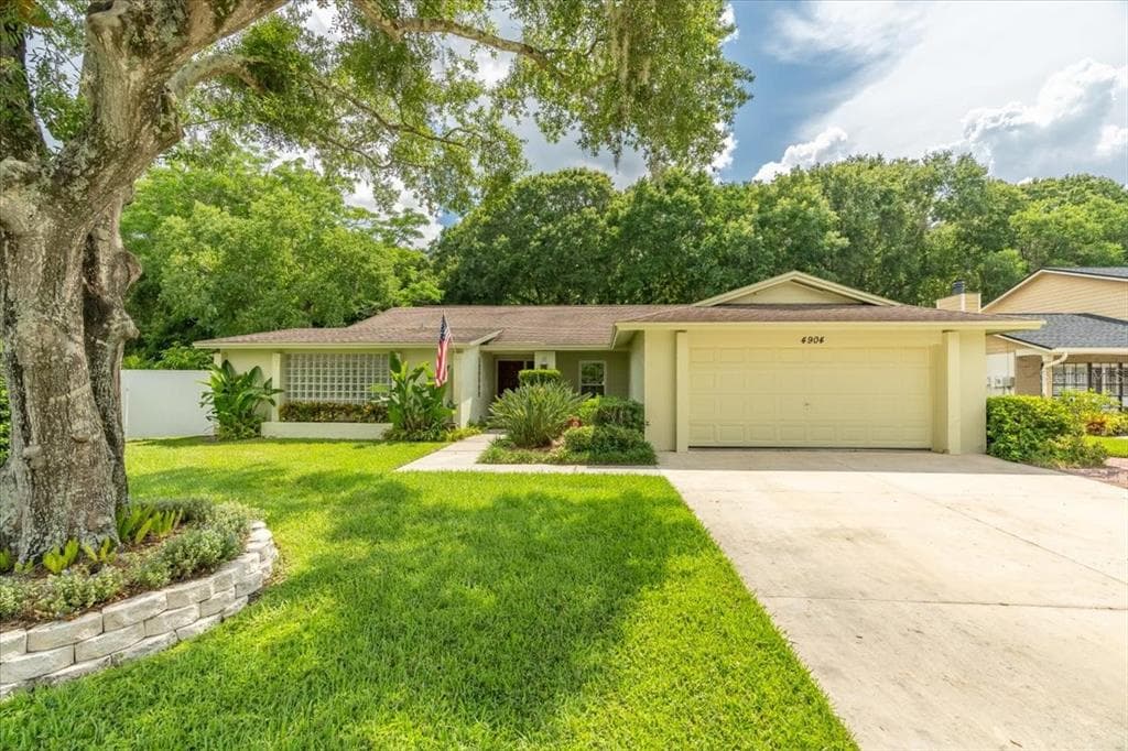 4904 DEWEY ROSE COURT TAMPA, FL 33624