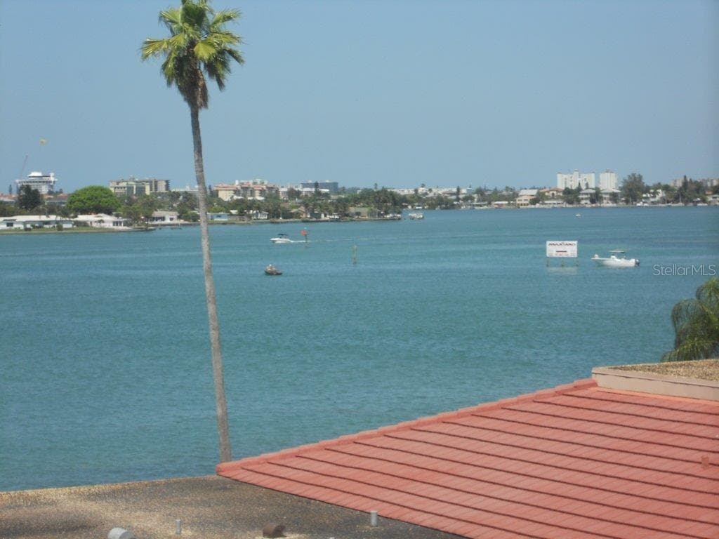 6279 SUN BOULEVARD UNIT 403 ST PETERSBURG, FL 33715