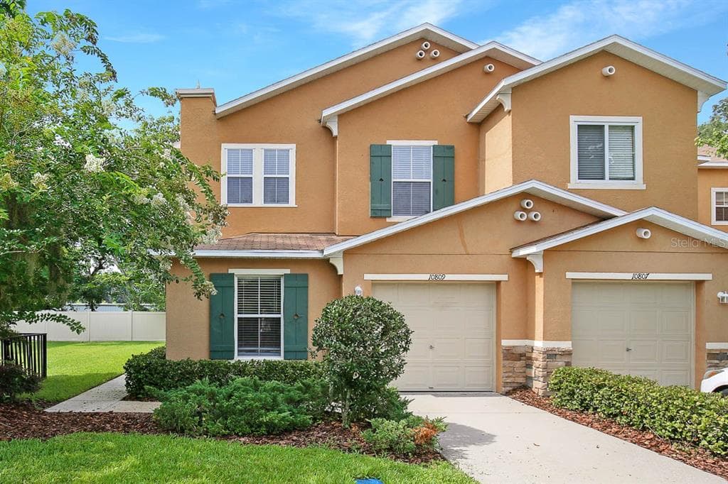 10809 GREAT CARLISLE COURT RIVERVIEW, FL 33578