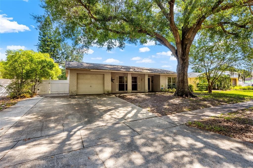 6919 SPANISH MOSS CIRCLE TAMPA, FL 33625