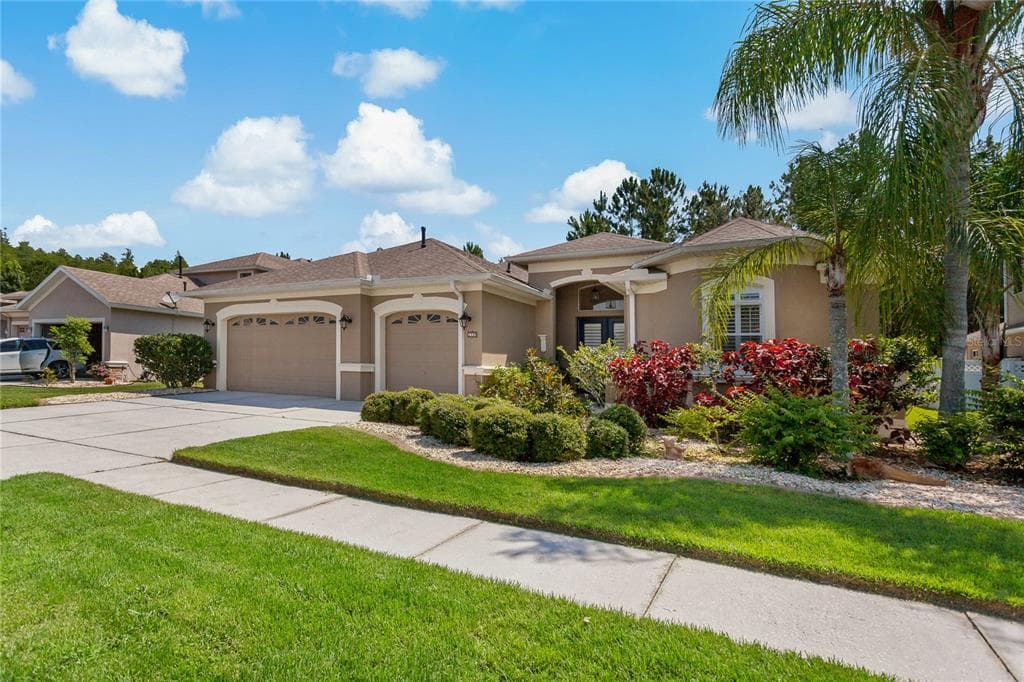 1720 BEACONSFIELD DRIVE WESLEY CHAPEL, FL 33543