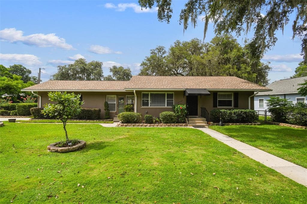 37701 ROBINSON AVENUE DADE CITY, FL 33523