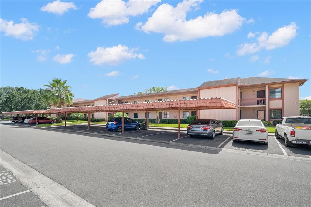 112 LAKESIDE DRIVE UNIT 6 OLDSMAR, FL 34677