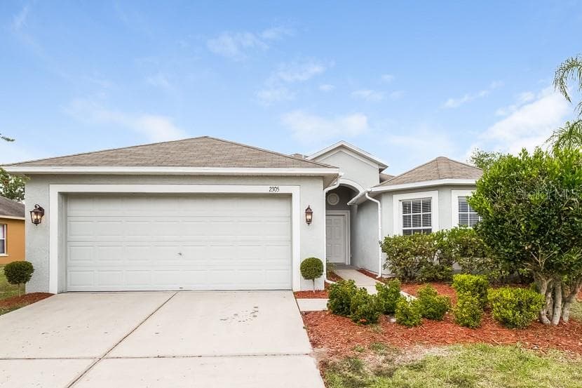 2305 HAMLET CIRCLE LAKELAND, FL 33810