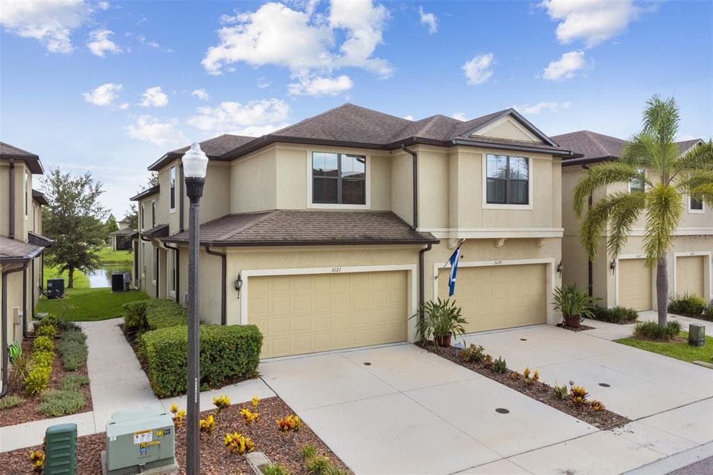5121 BAY ISLE CIRCLE