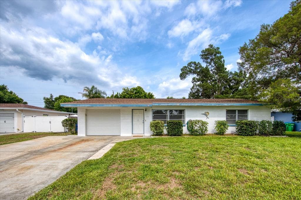 8695 112TH STREET SEMINOLE, FL 33772