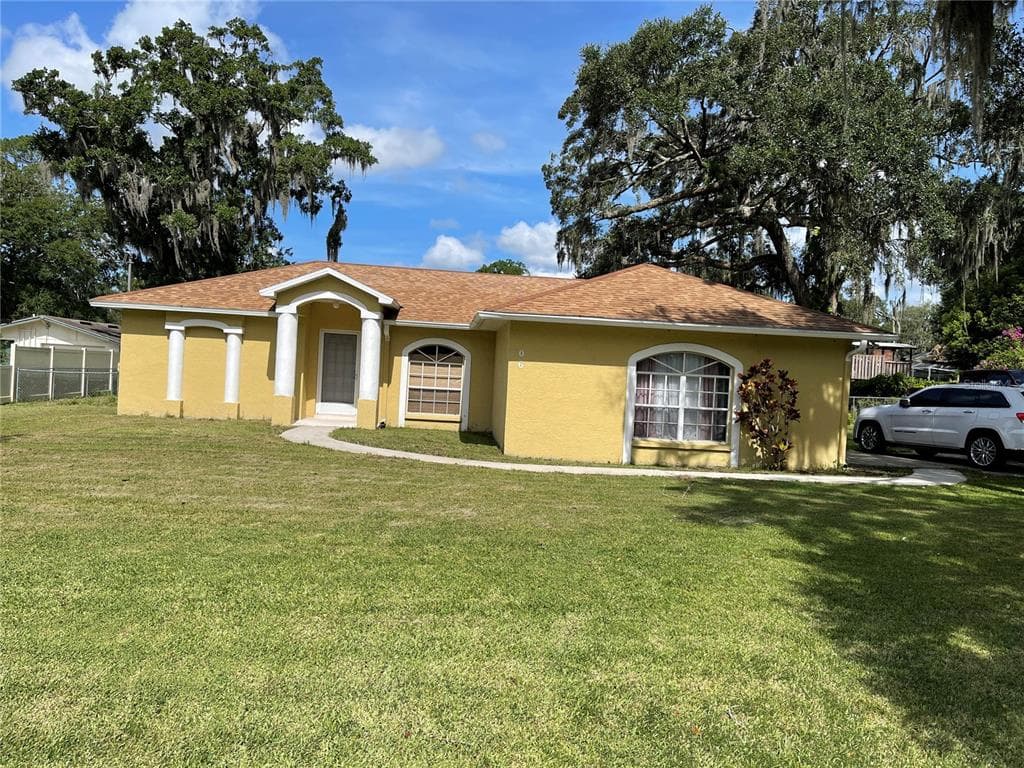 806 N WILDER ROAD PLANT CITY, FL 33563