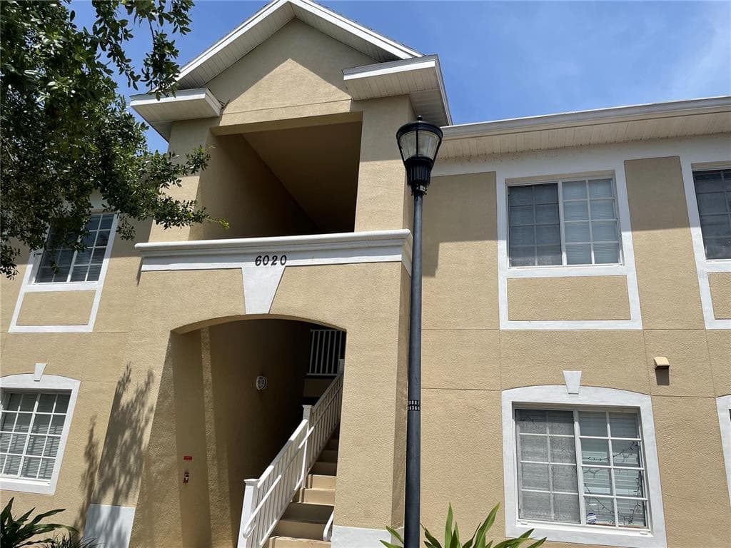 6020 PORTSDALE PL UNIT 201 RIVERVIEW, FL 33578