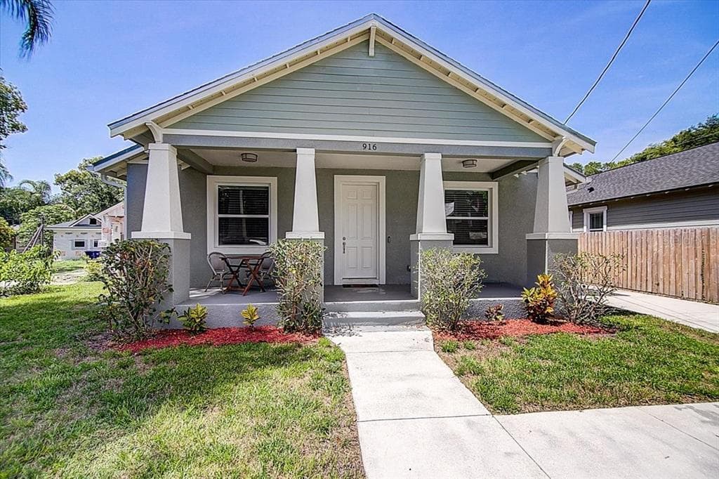 916 E NORTH BAY STREET TAMPA, FL 33603