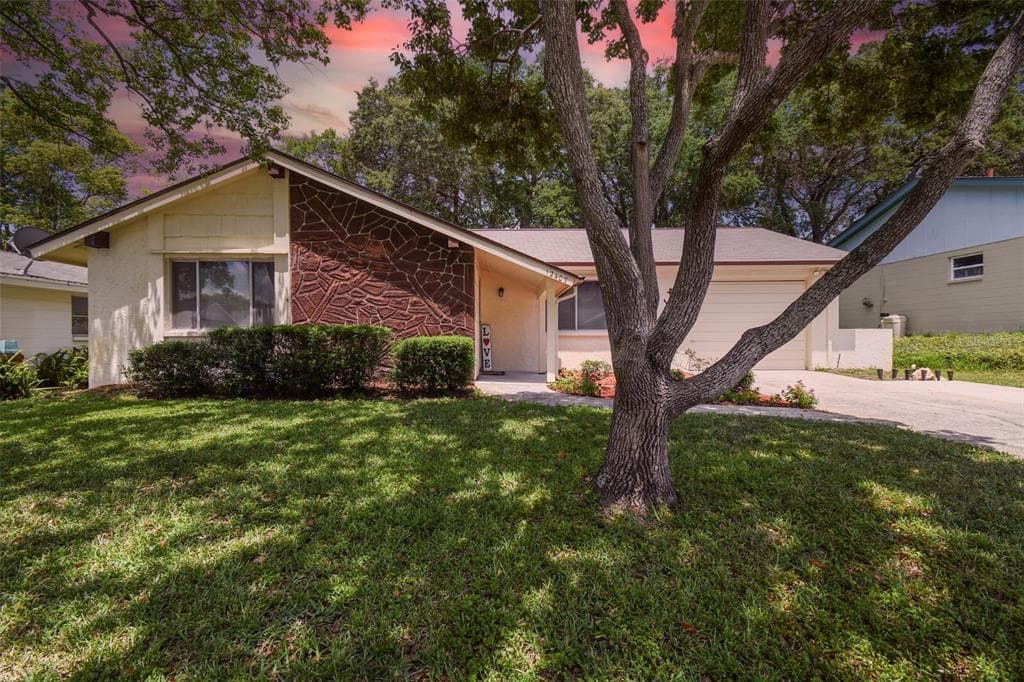 12407 PADDOCK LANE HUDSON, FL 34667
