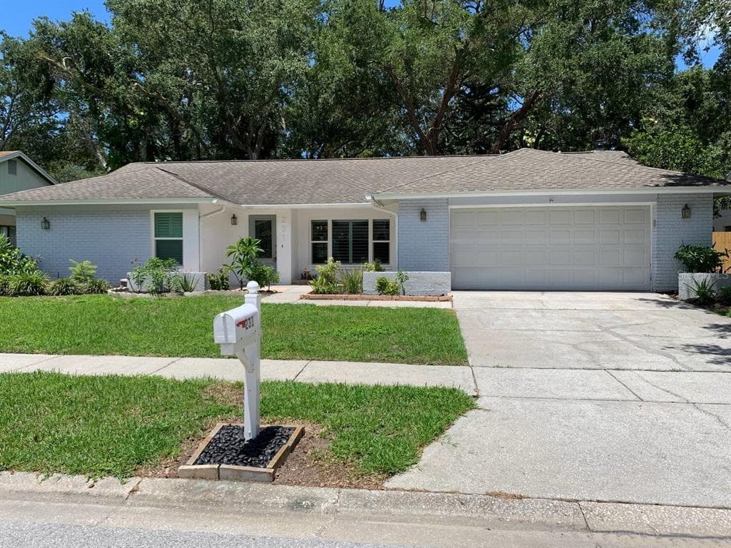 231 ARBOR DRIVE E PALM HARBOR, FL 34683