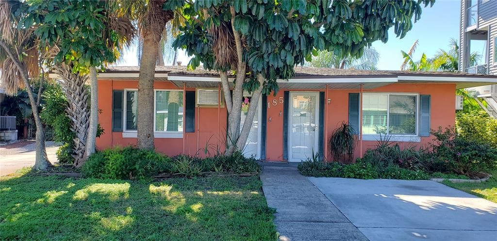 185 175TH TERRACE DRIVE E UNIT East REDINGTON SHORES, FL 33708