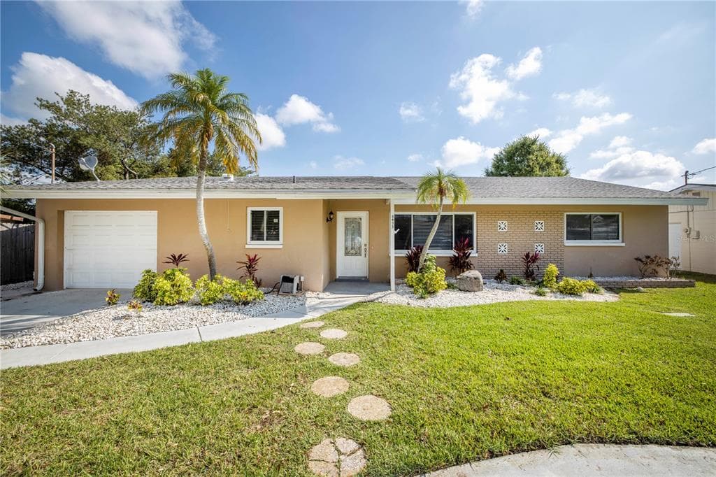 8473 121ST STREET SEMINOLE, FL 33772