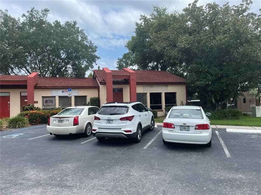 902 W LUMSDEN ROAD BRANDON, FL 33511