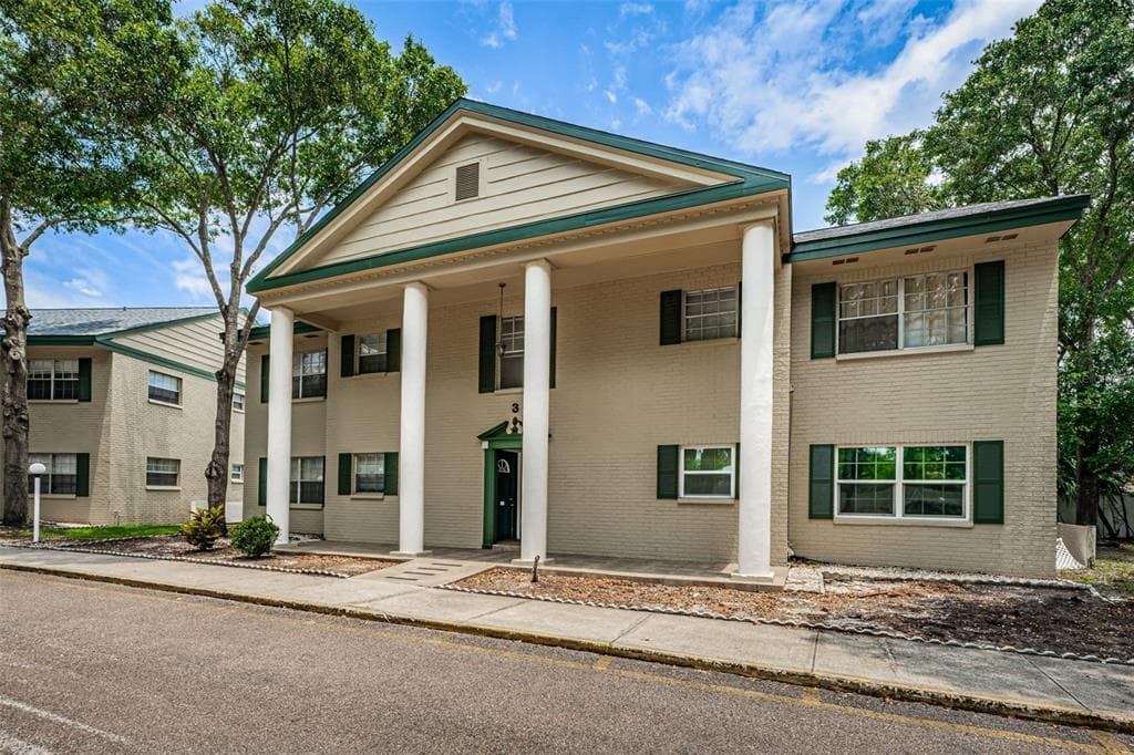 127 N MERCURY AVENUE UNIT 127 CLEARWATER, FL 33765