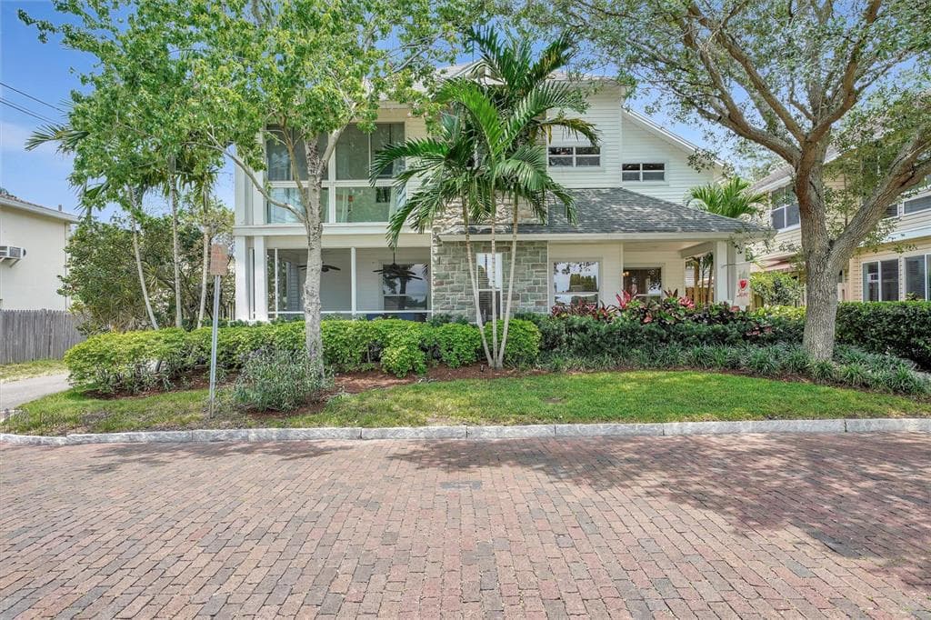 1405 5TH STREET N ST PETERSBURG, FL 33704