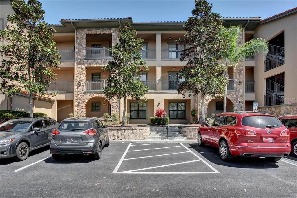 914 CHARO PARKWAY UNIT 124 DAVENPORT, FL 33897
