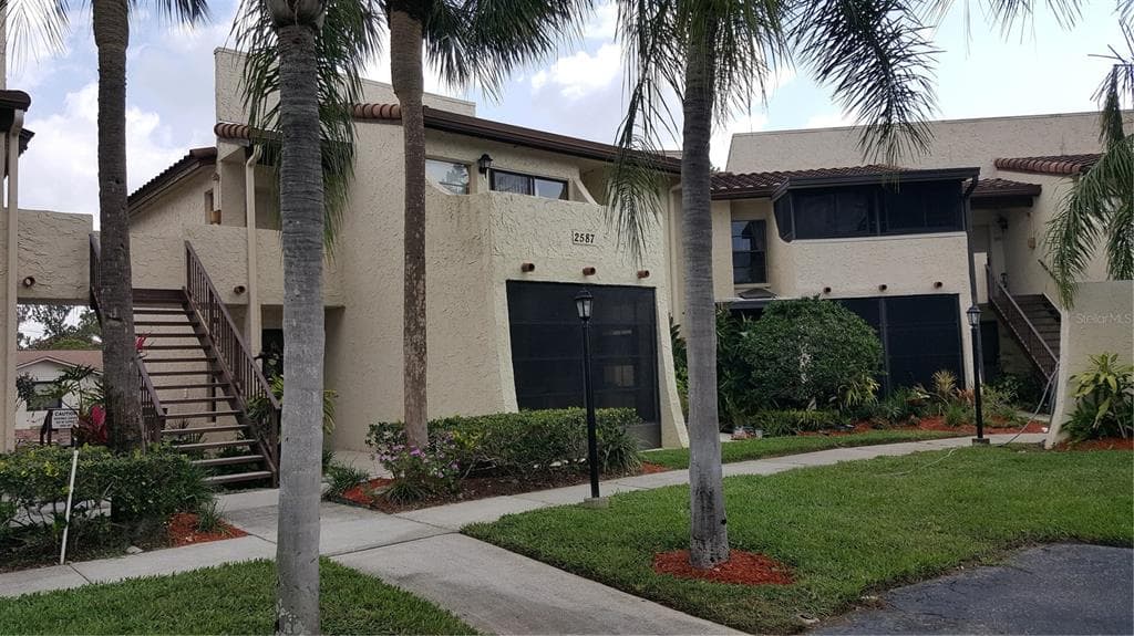 2587 CYPRUS DRIVE UNIT 3-112 PALM HARBOR, FL 34684