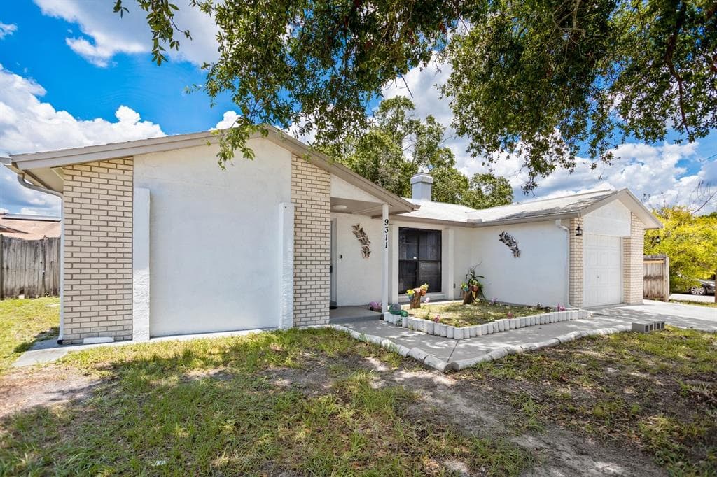 9311 LONGSTONE COURT TAMPA, FL 33615
