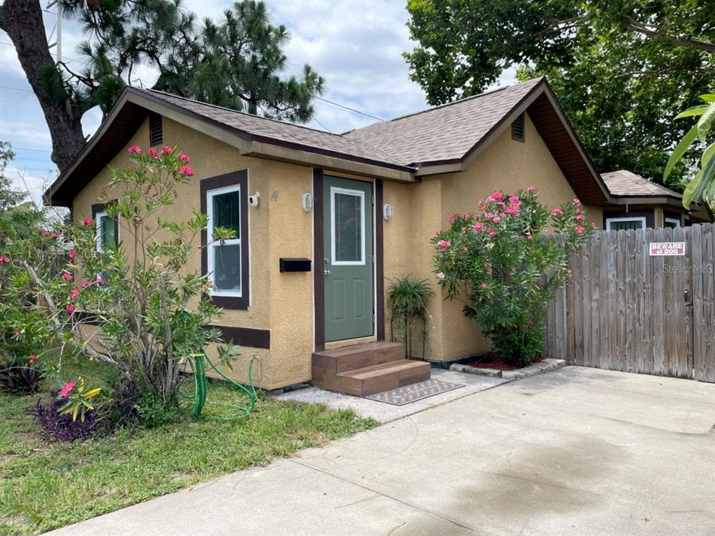 2727 25TH AVENUE N ST PETERSBURG, FL 33713