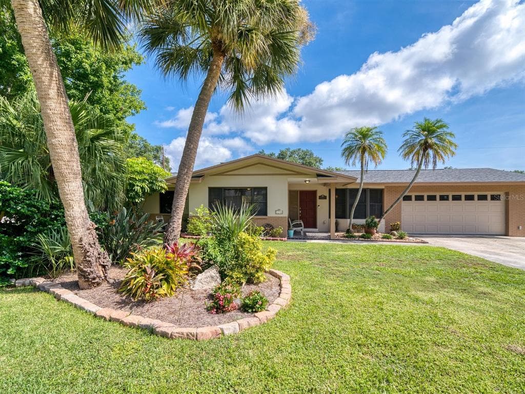 1738 WINFIELD ROAD N CLEARWATER, FL 33756