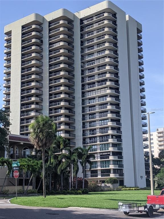 2413 BAYSHORE BOULEVARD UNIT 1904 TAMPA, FL 33629