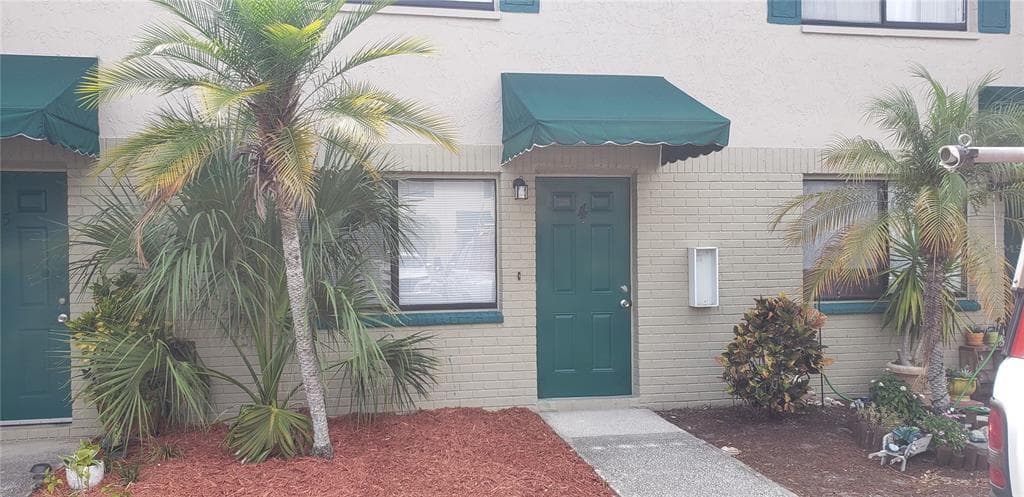 2052 KINGS HIGHWAY UNIT 4 CLEARWATER, FL 33755