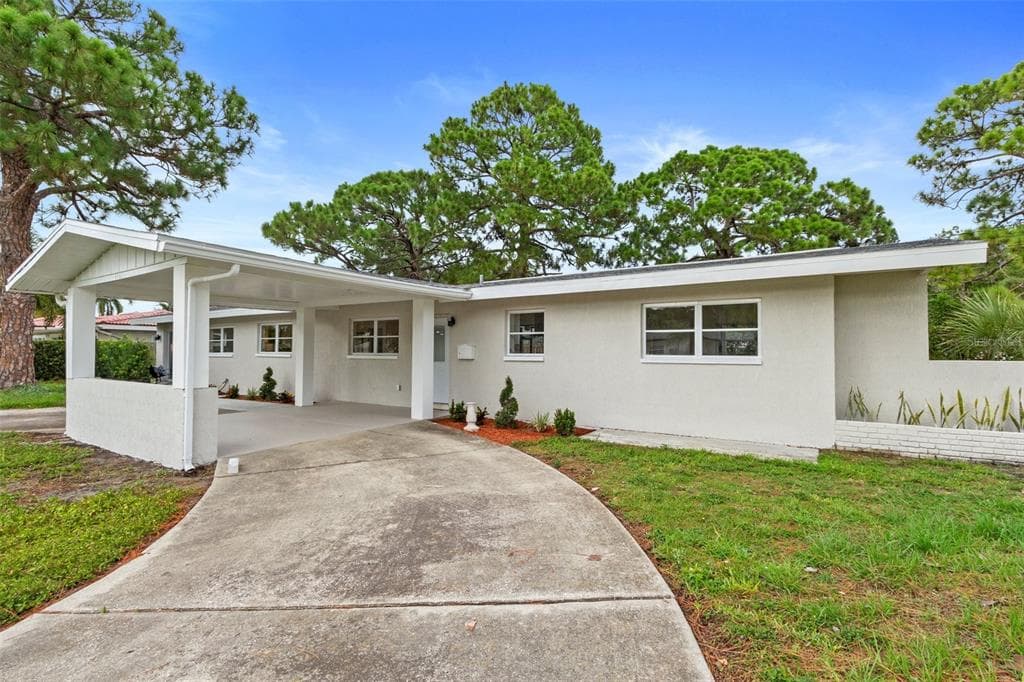 4461 CARSON STREET NE ST PETERSBURG, FL 33703