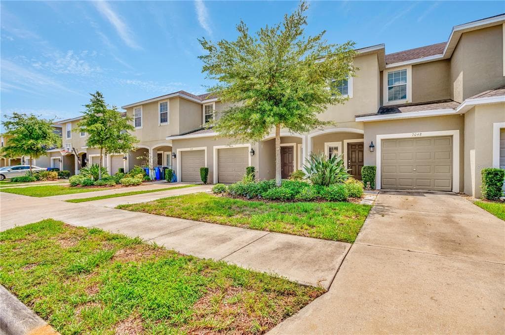 7048 TOWNE LAKE ROAD RIVERVIEW, FL 33578