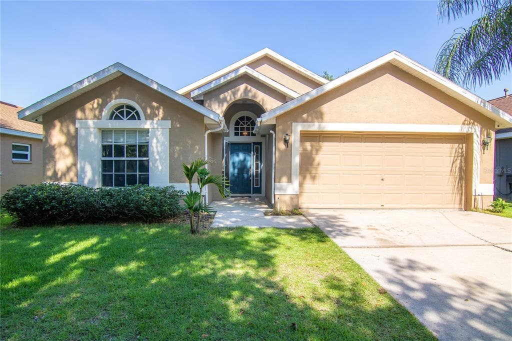 5713 HAWKLAKE RD LITHIA, FL 33547