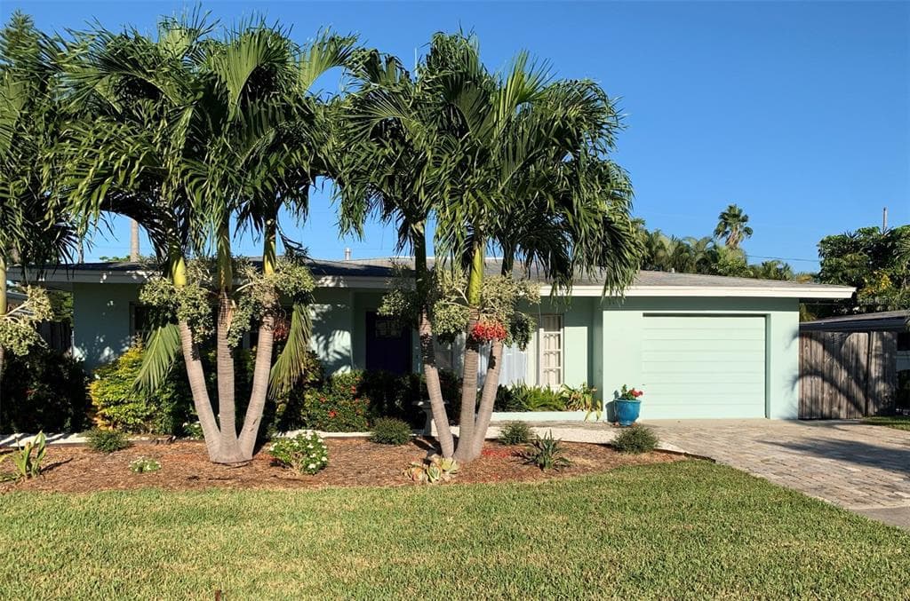 304 160TH TERRACE REDINGTON BEACH, FL 33708