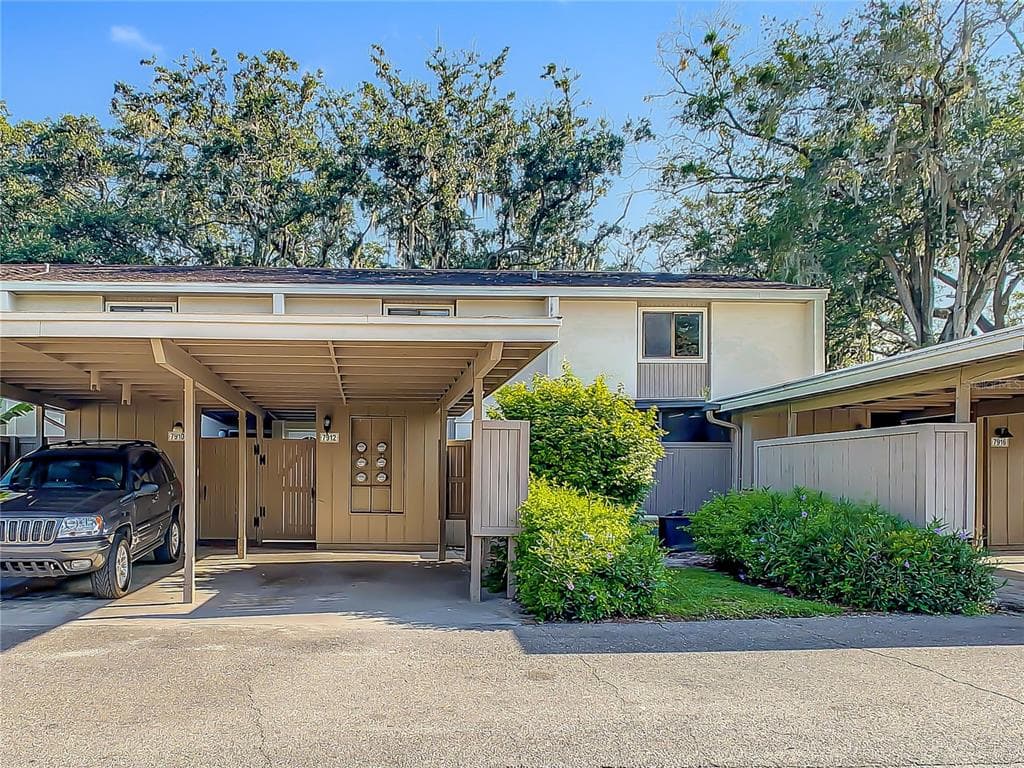 7912 CEDAR DRIVE UNIT 7912 TEMPLE TERRACE, FL 33637